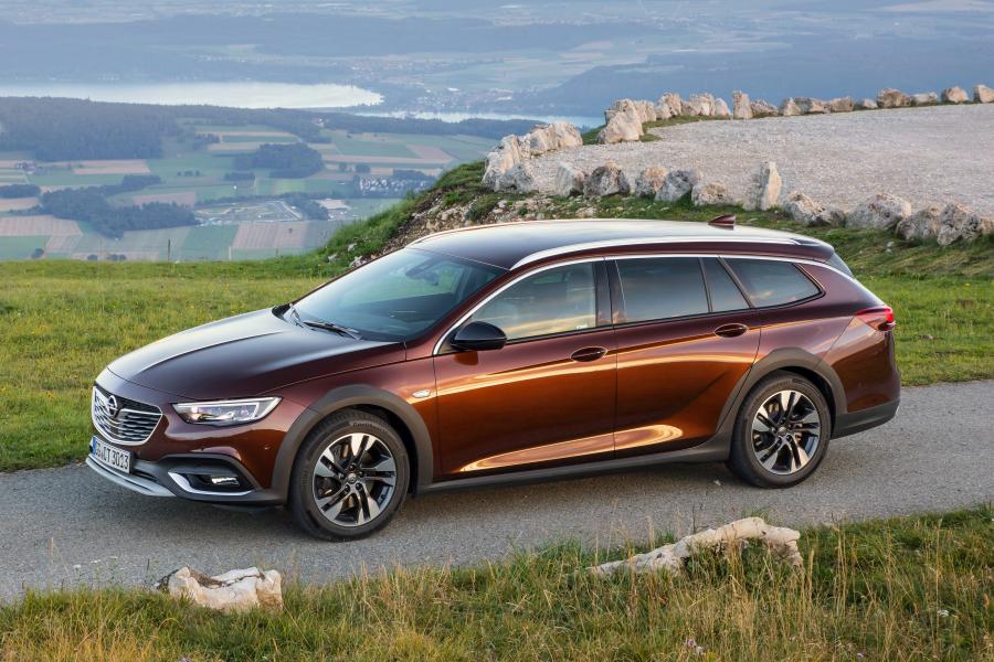  Opel Insignia Country Tourer Turbo D 4x4 Exclusive 2017 года  (фото 34 из 42)